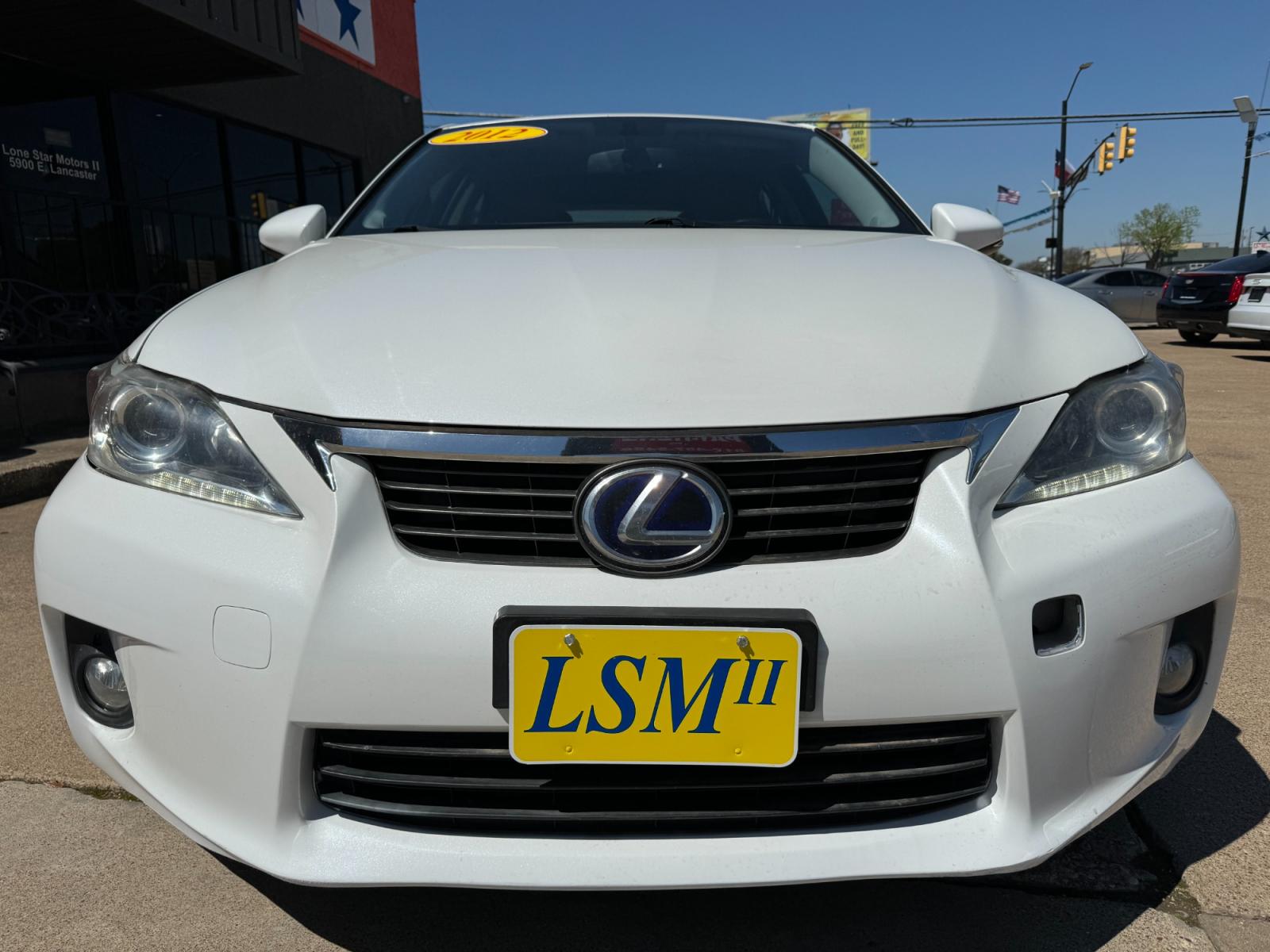 2012 WHITE LEXUS CT 200H BASE (JTHKD5BH8C2) , located at 5900 E. Lancaster Ave., Fort Worth, TX, 76112, (817) 457-5456, 0.000000, 0.000000 - Photo #1